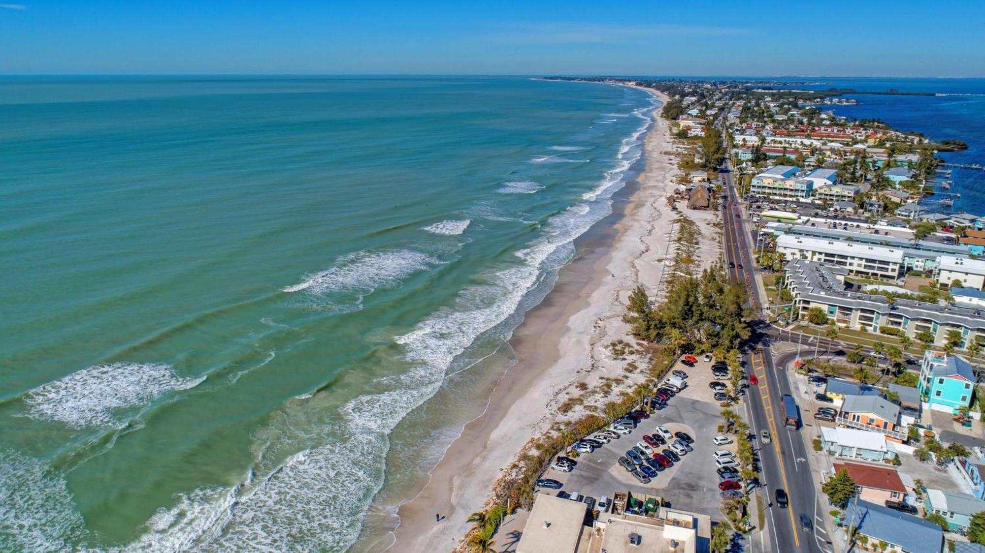 Anna Maria Island Runaway Tropical Dream-One Minute Walk To The Beach-Heated Pool Bradenton Beach Zewnętrze zdjęcie