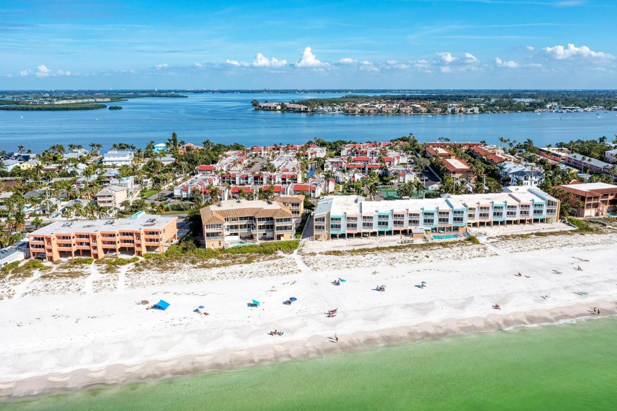 Anna Maria Island Runaway Tropical Dream-One Minute Walk To The Beach-Heated Pool Bradenton Beach Zewnętrze zdjęcie