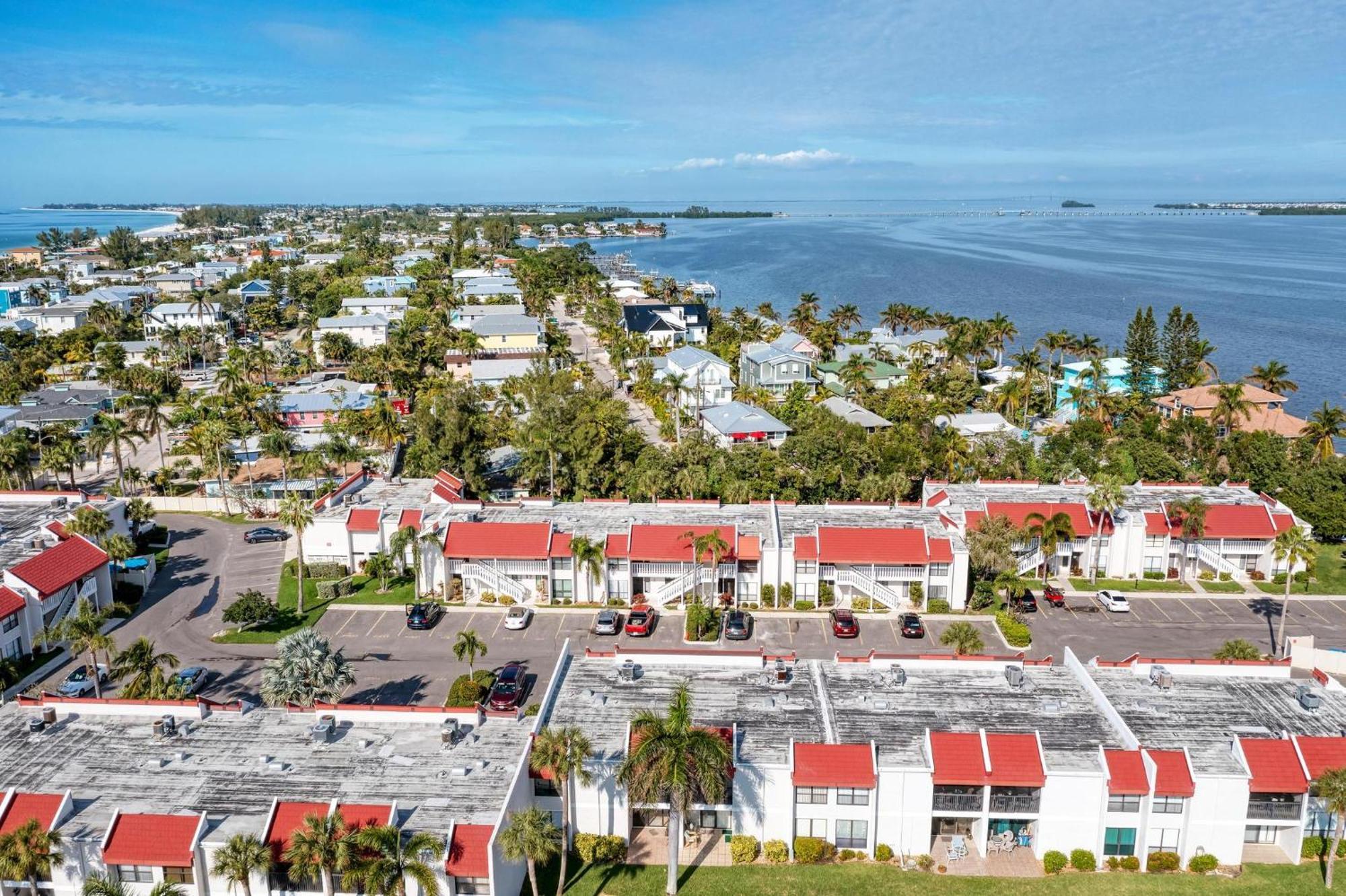 Anna Maria Island Runaway Tropical Dream-One Minute Walk To The Beach-Heated Pool Bradenton Beach Zewnętrze zdjęcie
